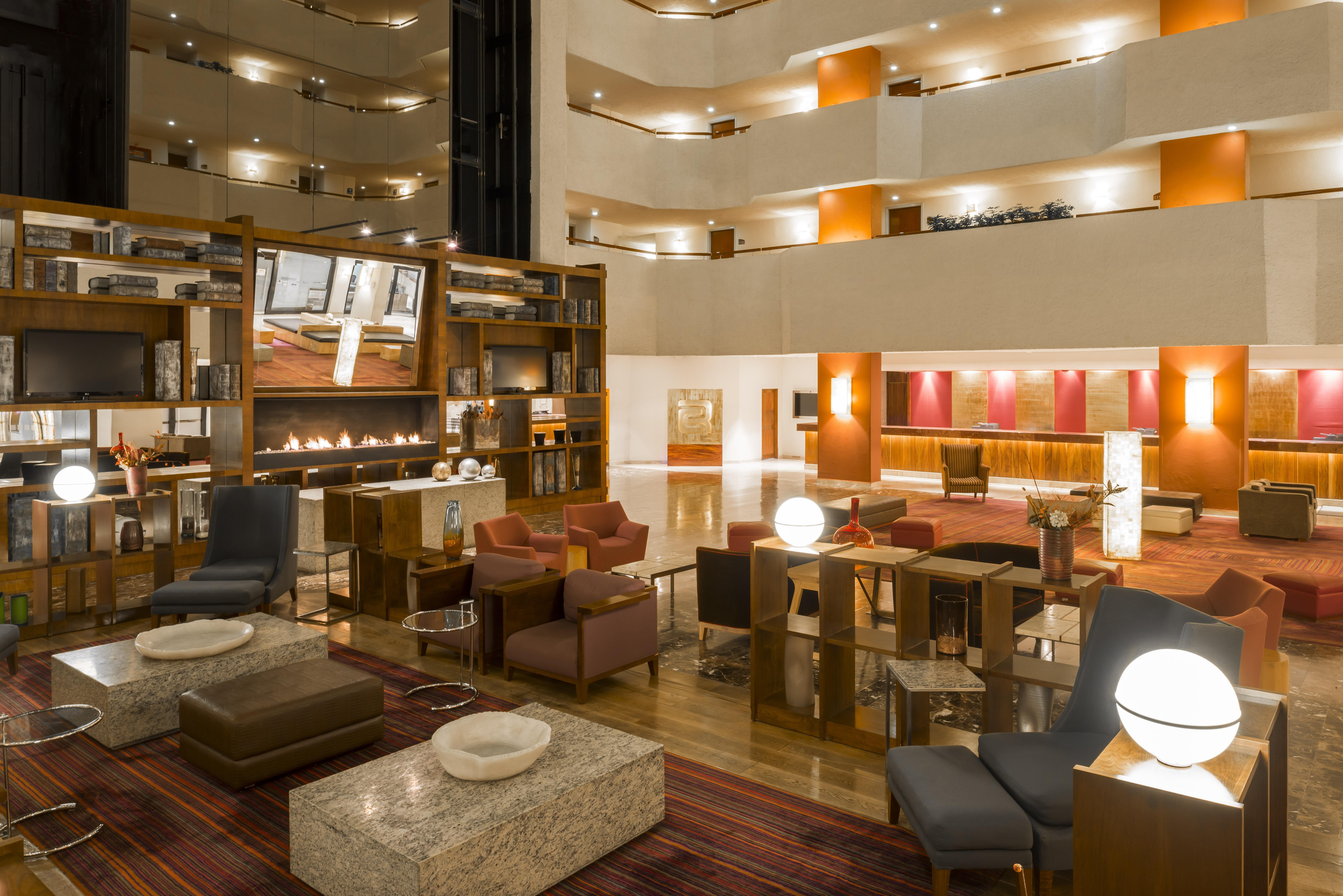 Hotel Camino Real Aeropuerto Città del Messico Esterno foto The lobby of the Renaissance Austin