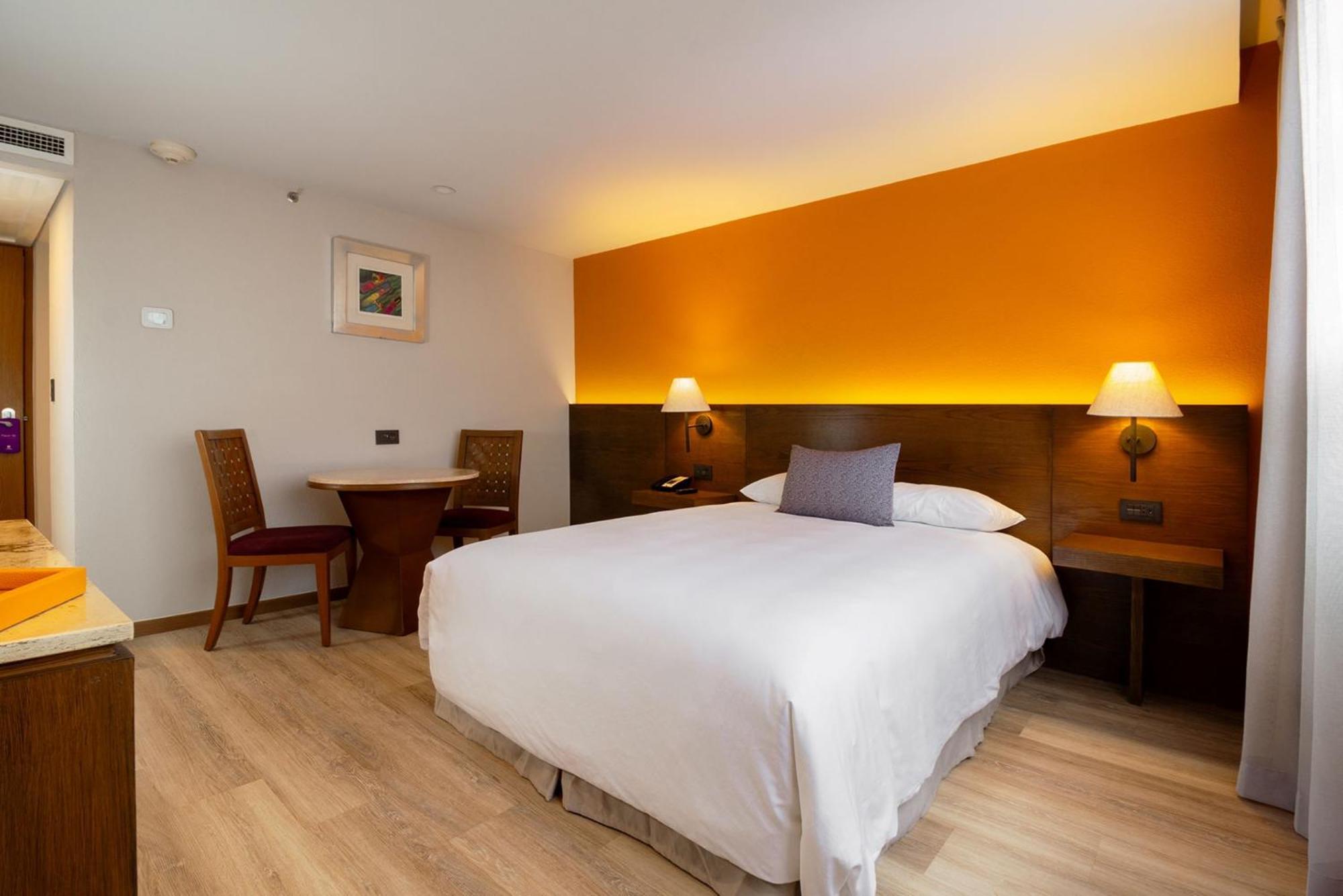 Hotel Camino Real Aeropuerto Città del Messico Esterno foto A room at the hotel