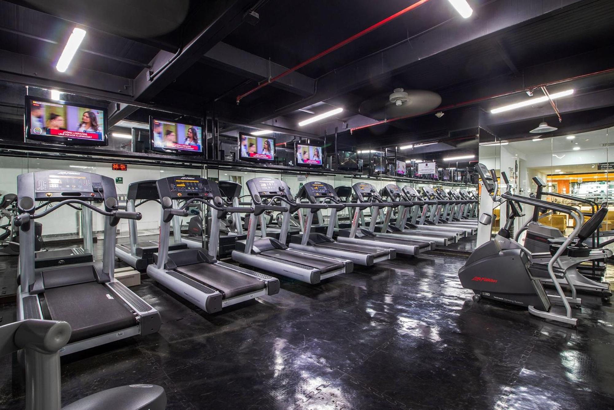 Hotel Camino Real Aeropuerto Città del Messico Esterno foto The Fitness Studio